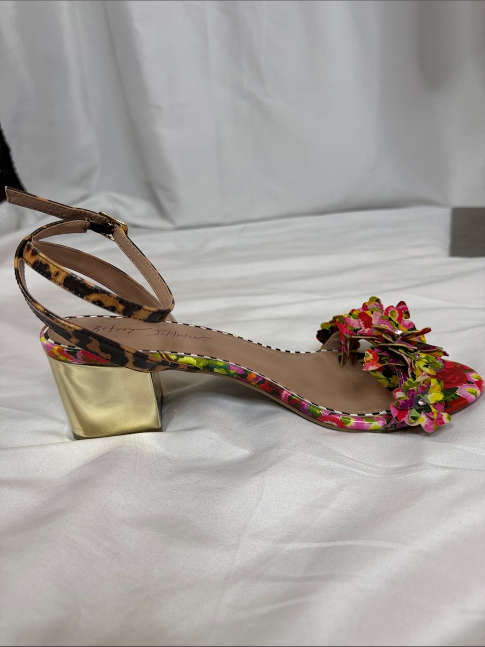 Betsey Johnson Women’s Malcolm Floral Open-Toe Sandals Low Heel Ankle Straps - Picture 3 of 8